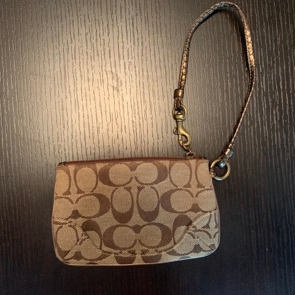 Classic Brown Coach Wristlet - Picture 1 of 2